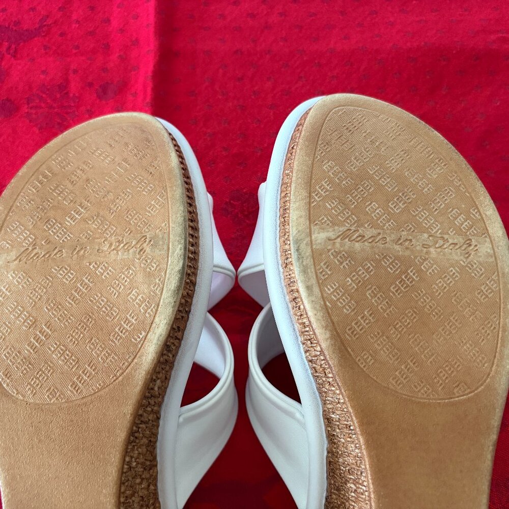 TOSCANELLA WHITE WEDGE SLIP ON SANDAL SIZE 7 - Picture 12 of 14
